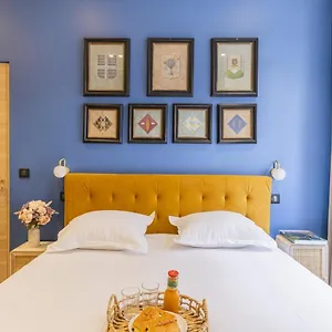 https://lovely-apartment-6p2br-gare-du-nord.fr-paris.fr