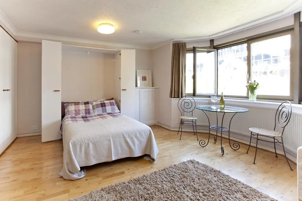 Tower Bridge Apartment location